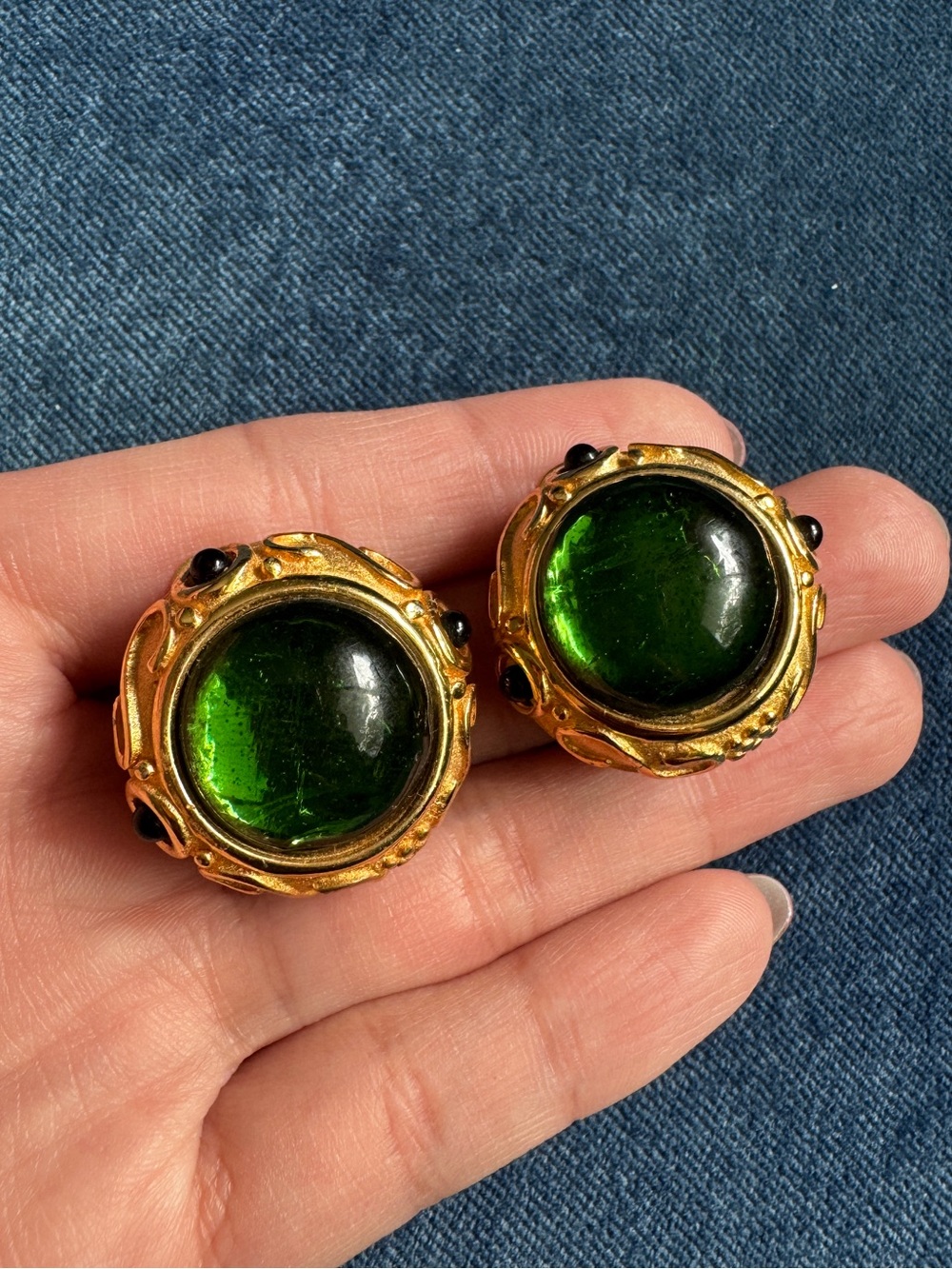 Vintage Signed MARESCO Emerald Green Glass & Gold Tone Statement Clip Earrings